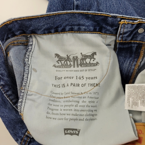 LEVI 505 Men Mediun Wash Classic Blue Denim Jeans Size 34x32 - Picture 8 of 10
